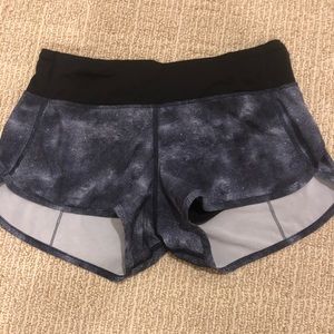 Lululemon Speed up short 2.5” size 4